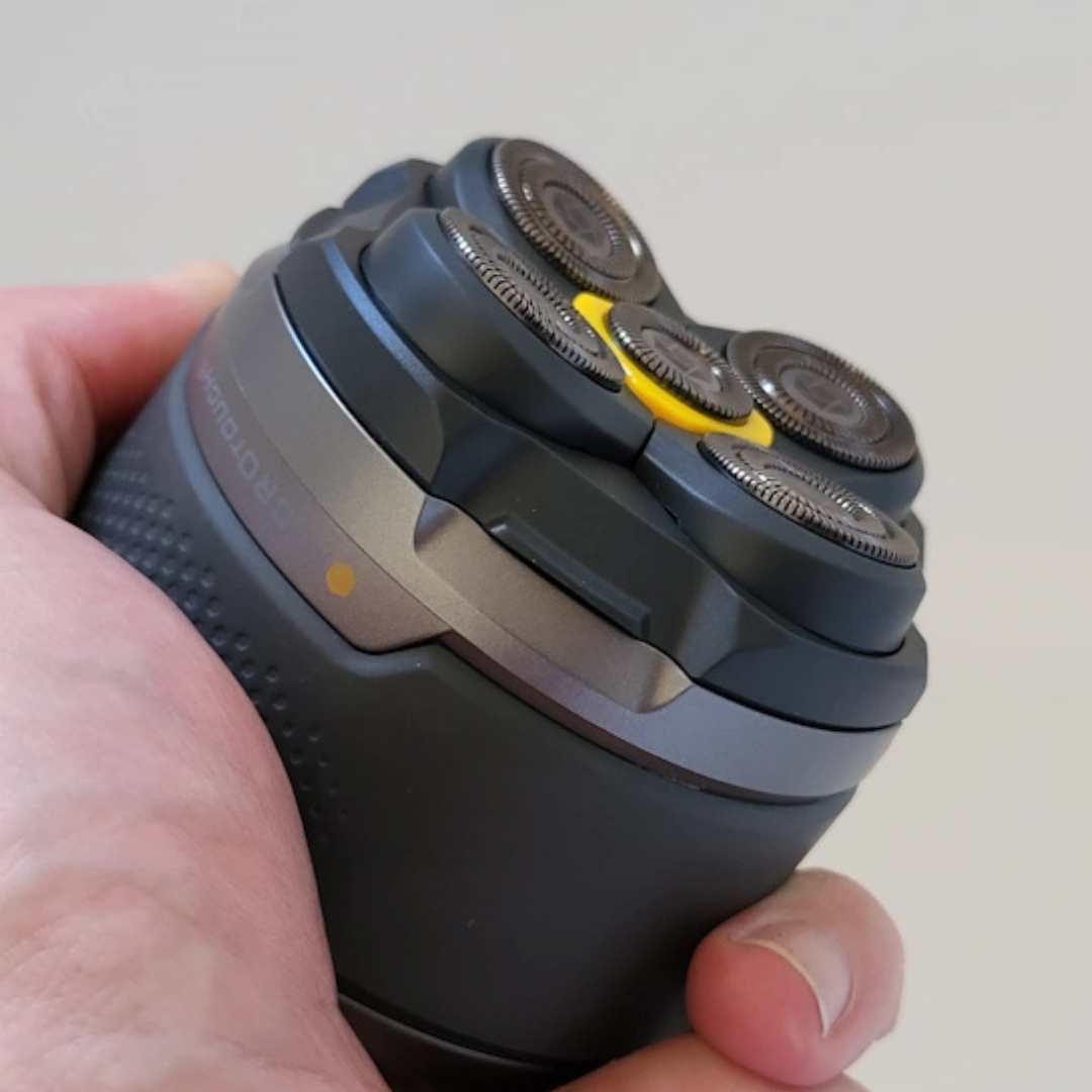 Titanium Head Shaver – Barbeado rente e confortável em casa