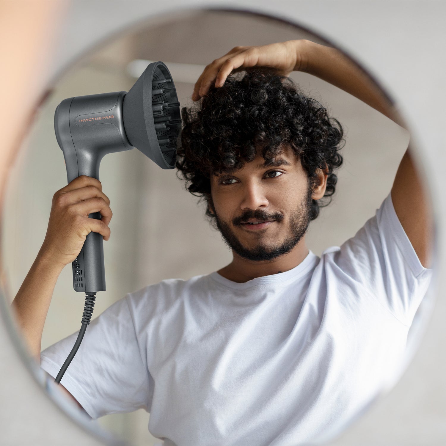 Secador Invictus Hair D7 con fragancia Secret Oasis – Set 5 piezas (Consigue Accesorio Oasis GRATIS)